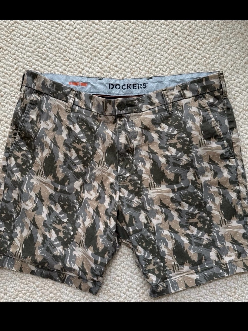 Dockers Men's Camo Stretch Shorts - Green Tan Gray size 38